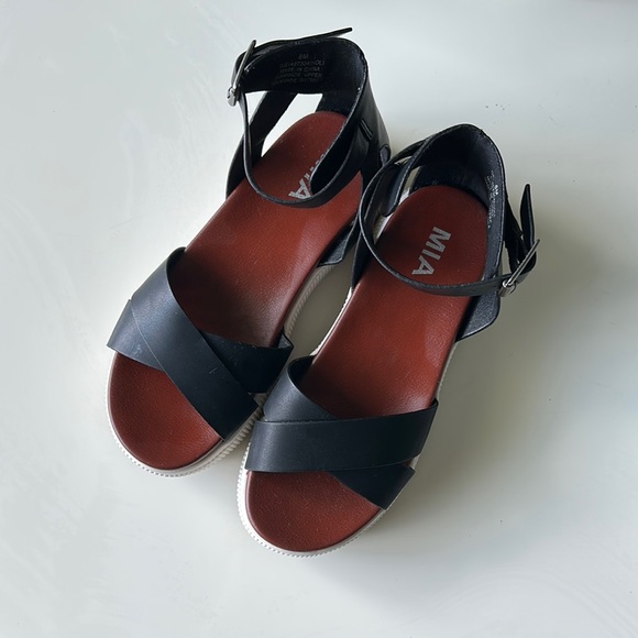 MIA Black and White Platform Sandals - Picture 2 of 5